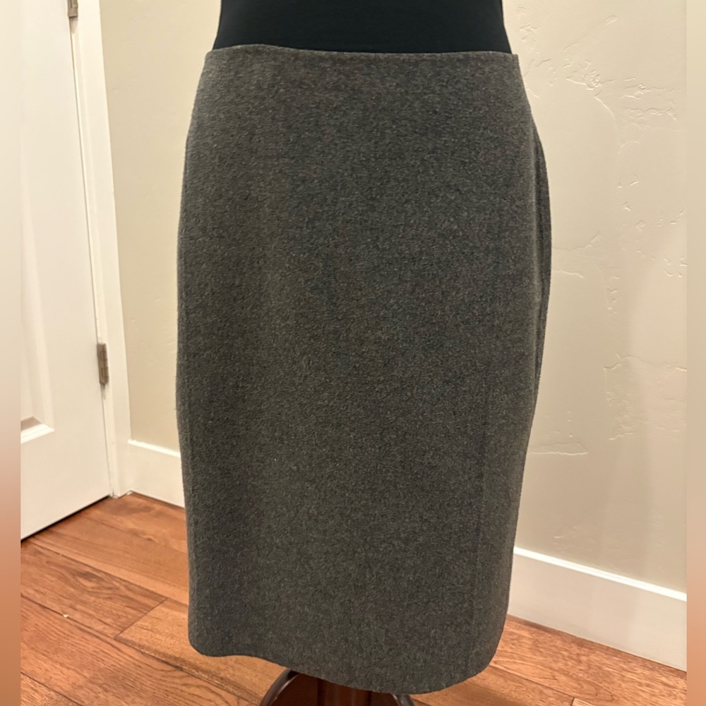 Elegant Talbots Dark Gray Women's Midi Skirt Size 8  Soft Comfy Great Quality